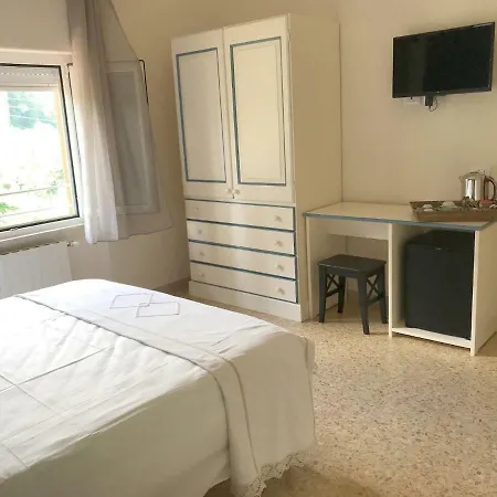 La Casa Di Alice Bed & Breakfast 4*